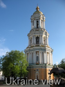 Up-close view of the Great Lavra Belltower with its four tiers in 2005.